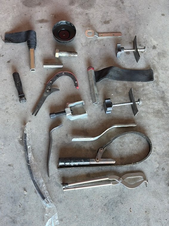 Strap inch puller, specialty tools brake tool