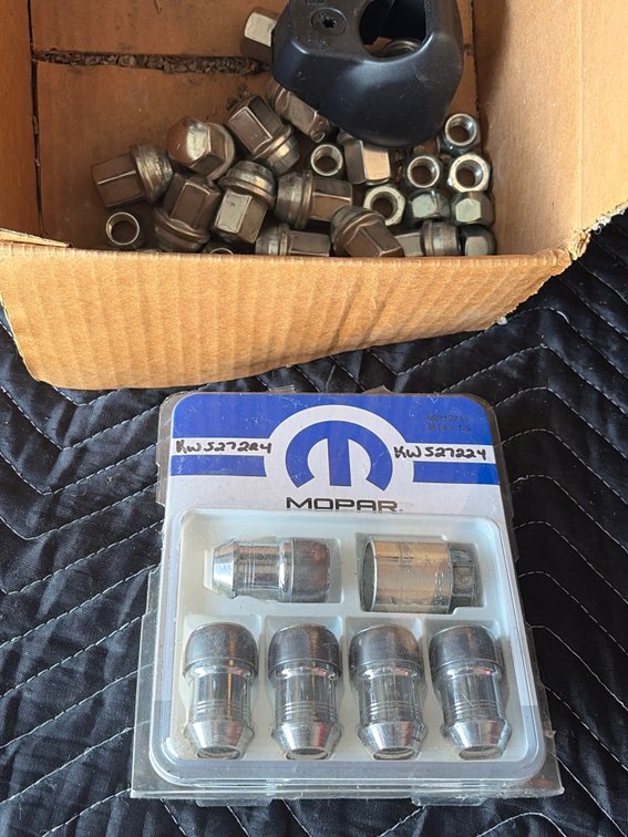 Mopar lug nuts