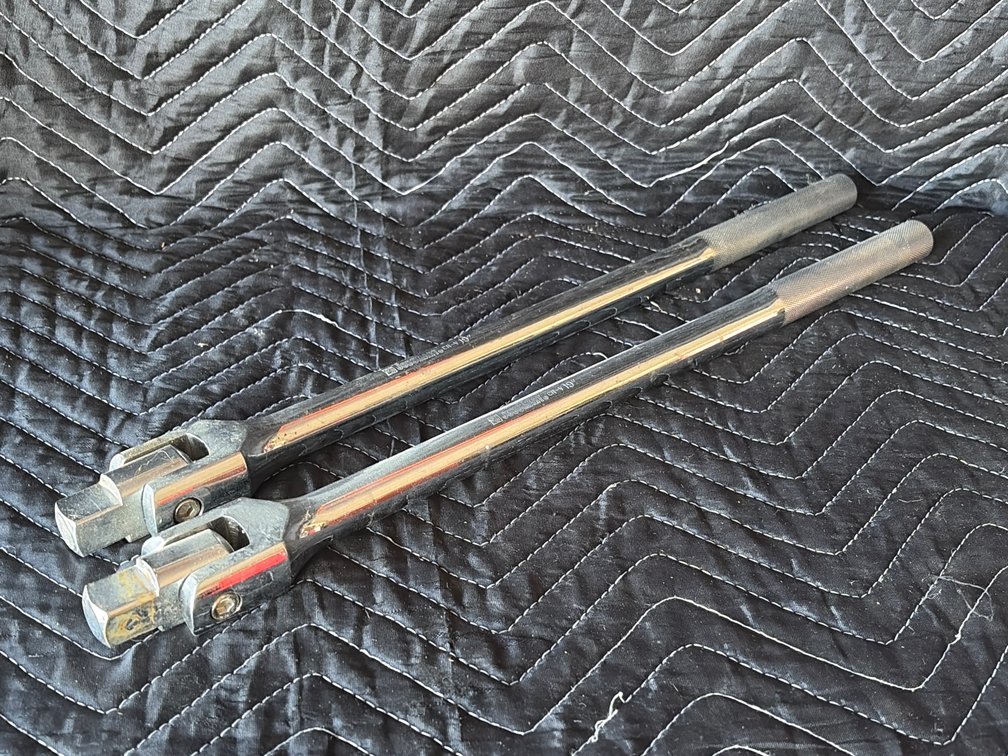 (2) Jobsmart 19 inch break over 3/4” drive