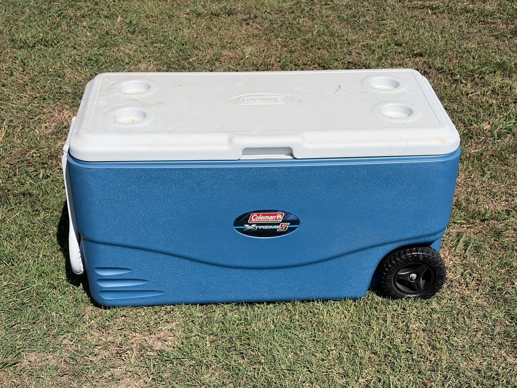 Coleman extreme five rolling cooler