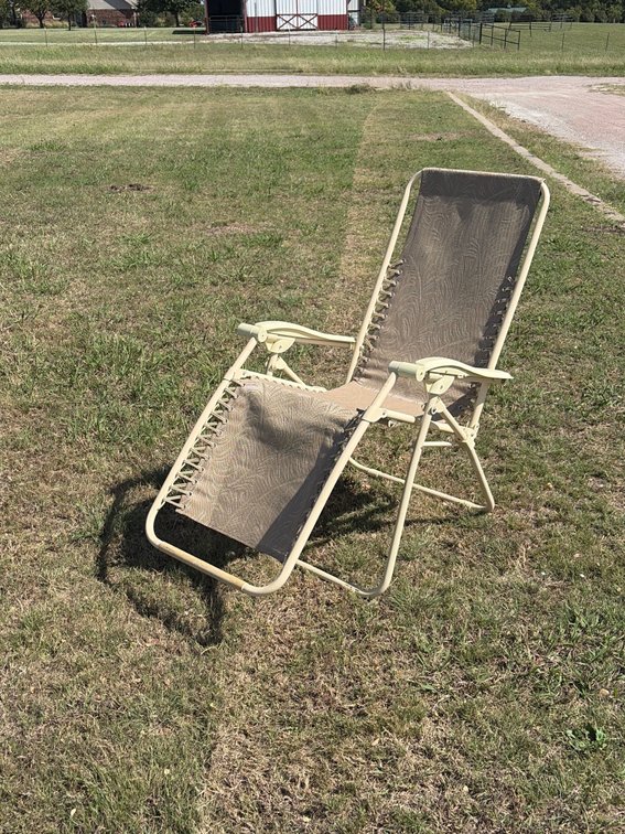 Lawn zero gravity lounger