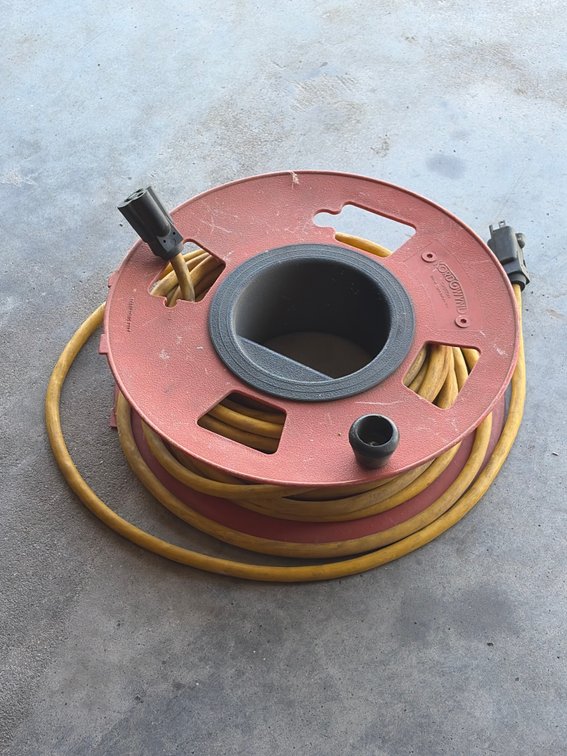 Extension cord with KORDOWYND reel