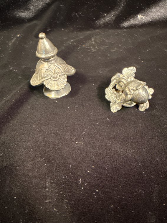 Vintage decorative metal finial or furniture/lamp topper