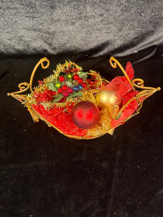 oval-shaped vintage gold wire holiday centerpiece basket