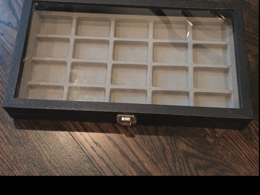 20 slot display case with Glass top