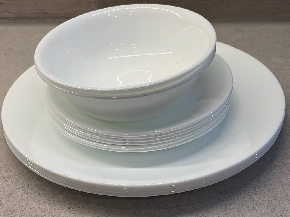 Correll dishes Vitrelle style 13 pcs
