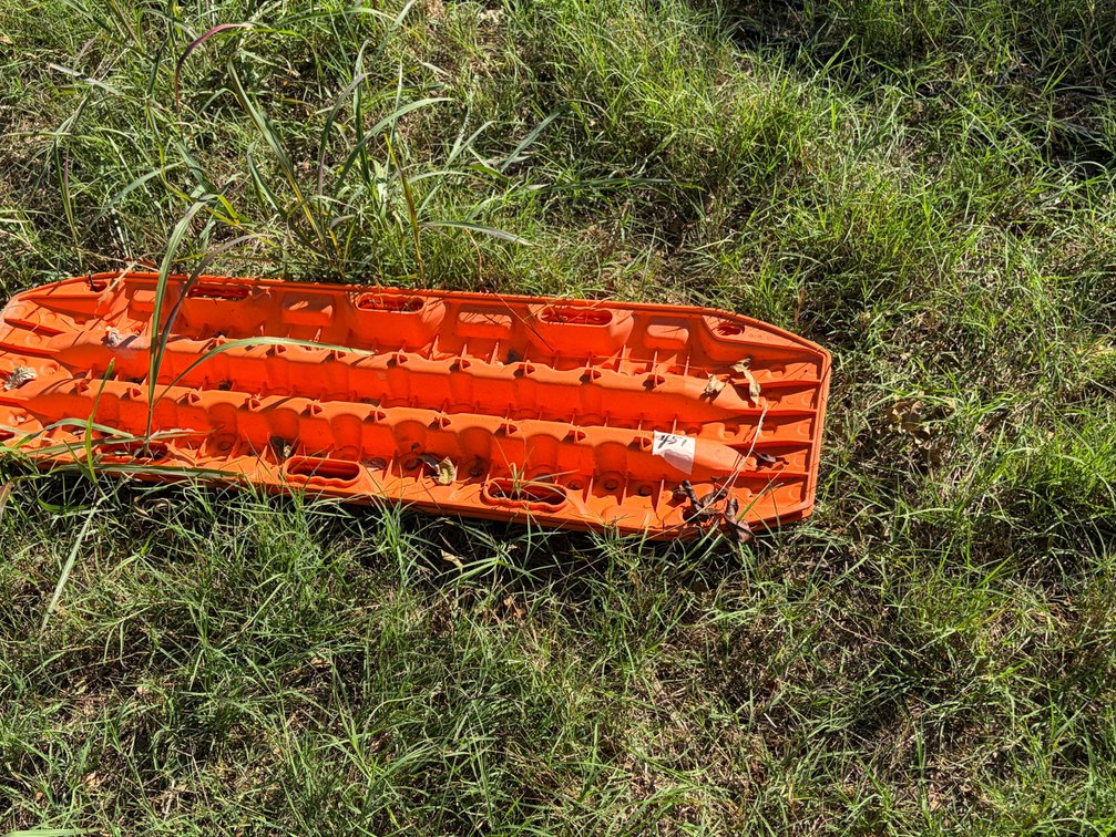 Maxtrax pair off-road vehicle recovery boards