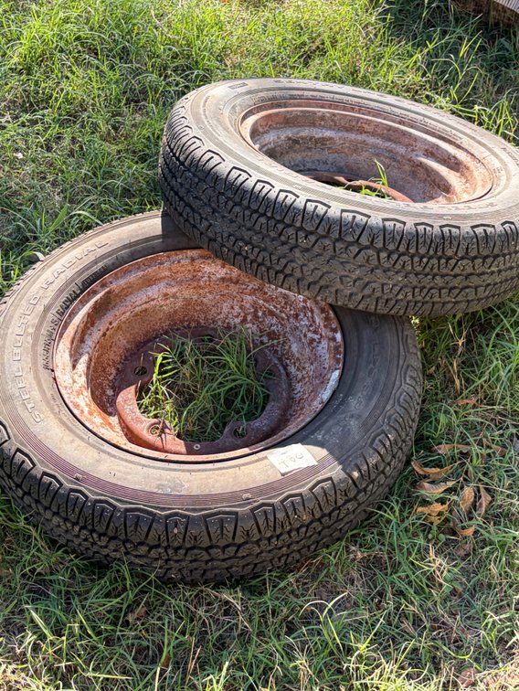Trailer house, tires and wheels