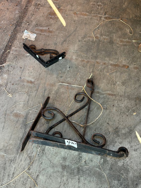 Metal shelf brackets