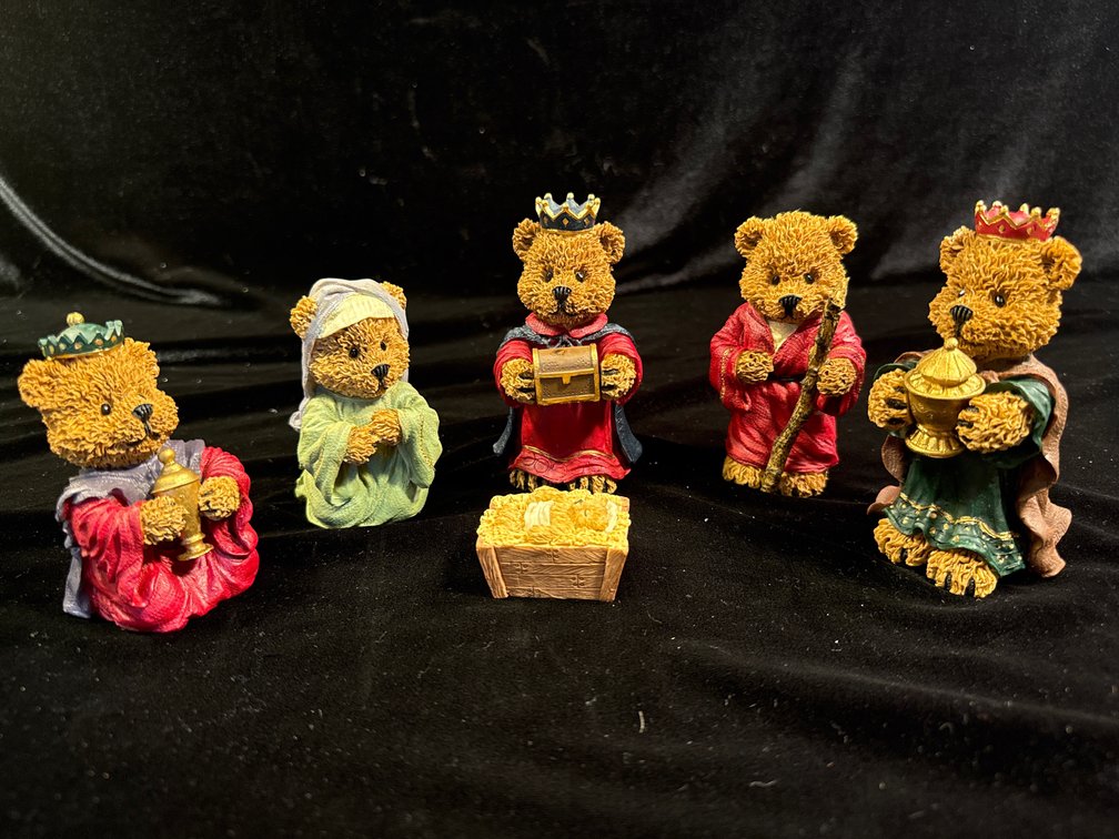 Boyds Bears and Friends Nativity scene / Little Star of Bethlehem series