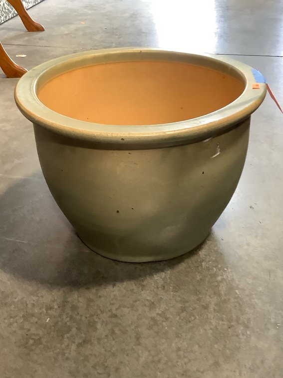 Planter 15 inch diameter 11 inches tall