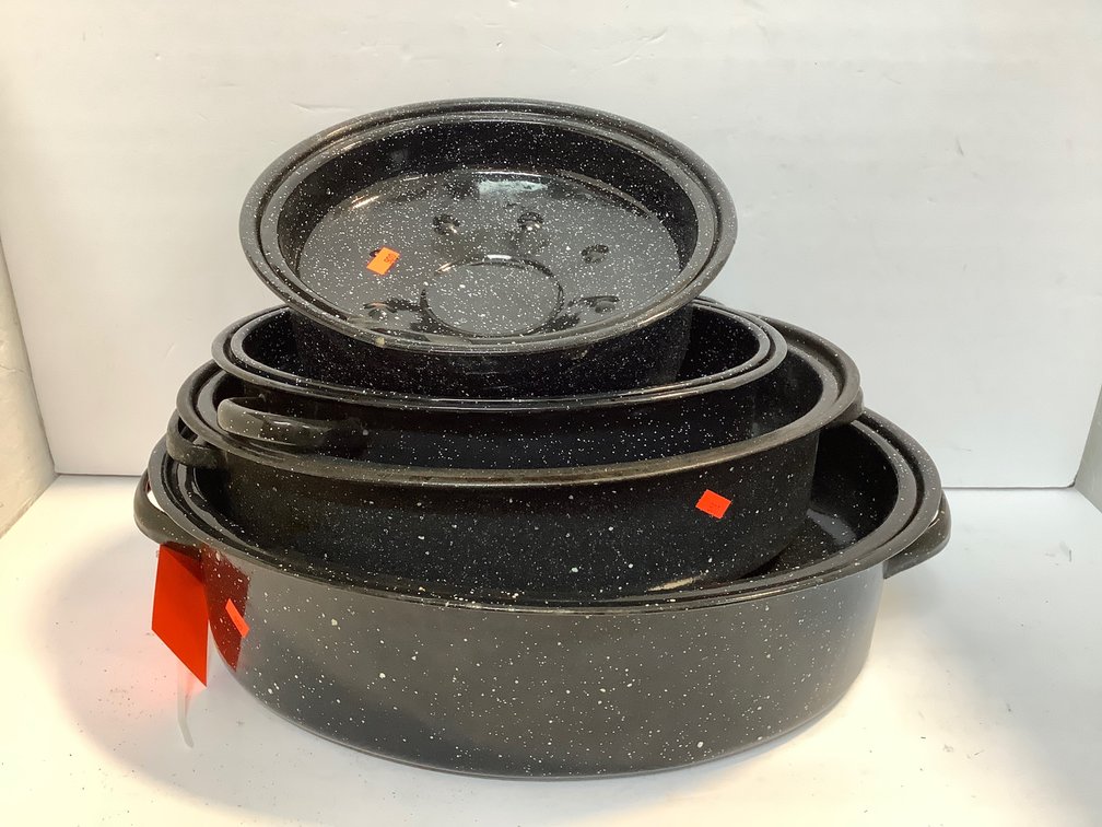 Enamel roasting pans with covers