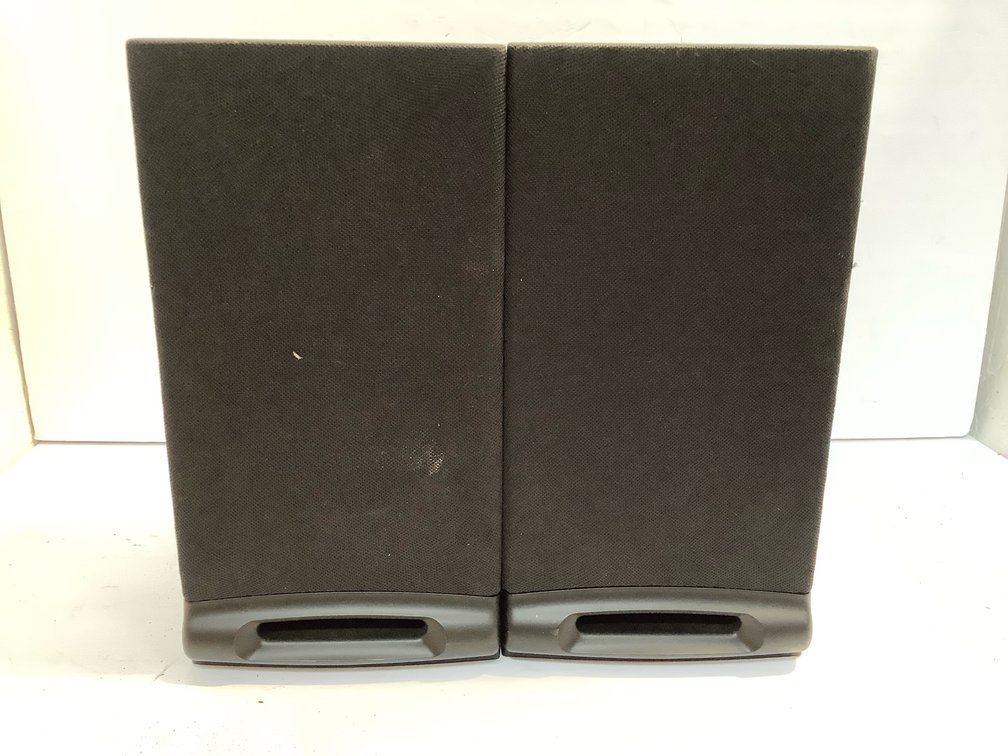Pair of Daewoo speakers 6 x 12 x 6