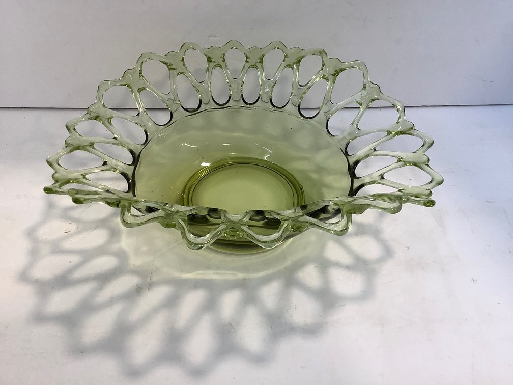 Westmoreland glass open lattice bowl 11x13