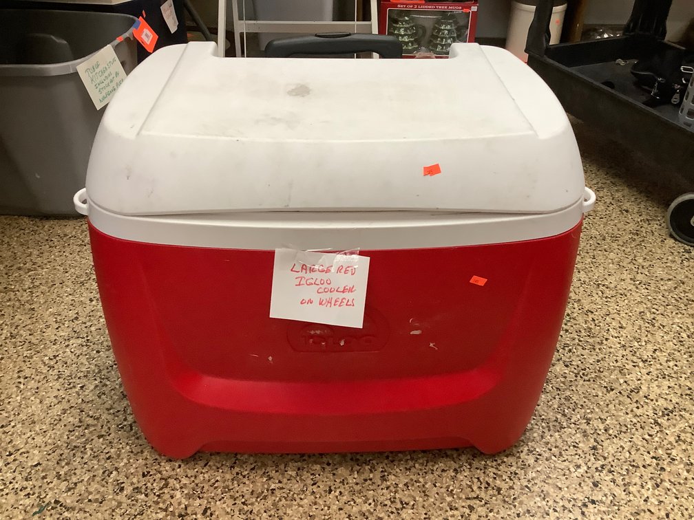 Igloo cooler on wheels