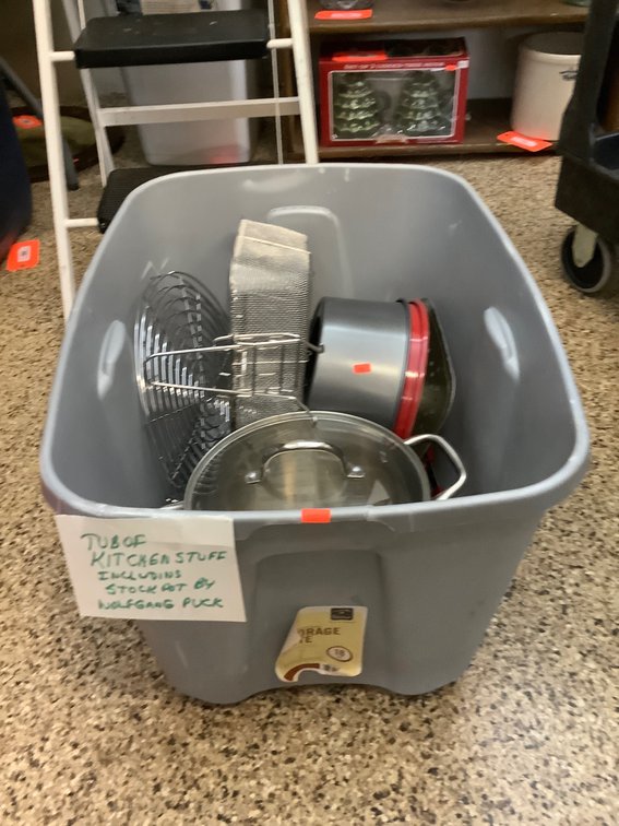 Kitchen items in tote with no cover