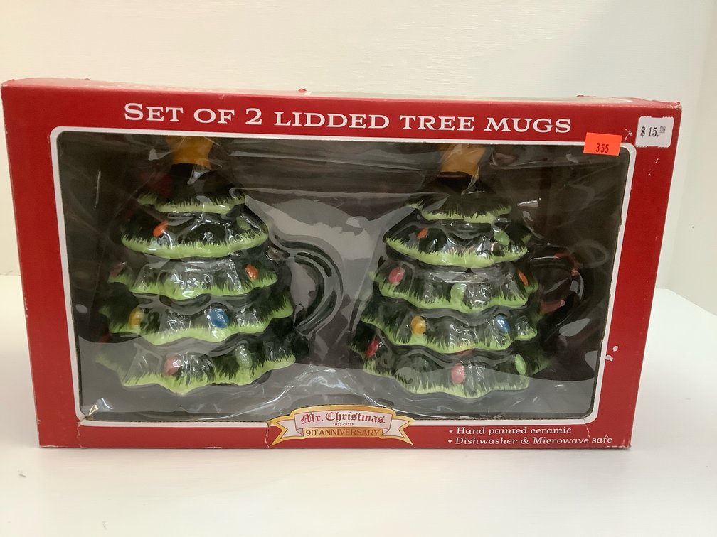 Set of two lidded tree mugs