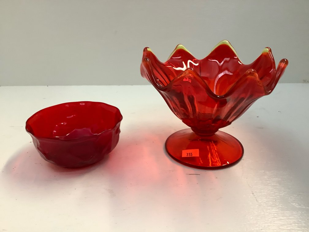 Tulip bowl, red glass bowl