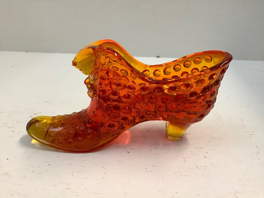Glass amber shoe