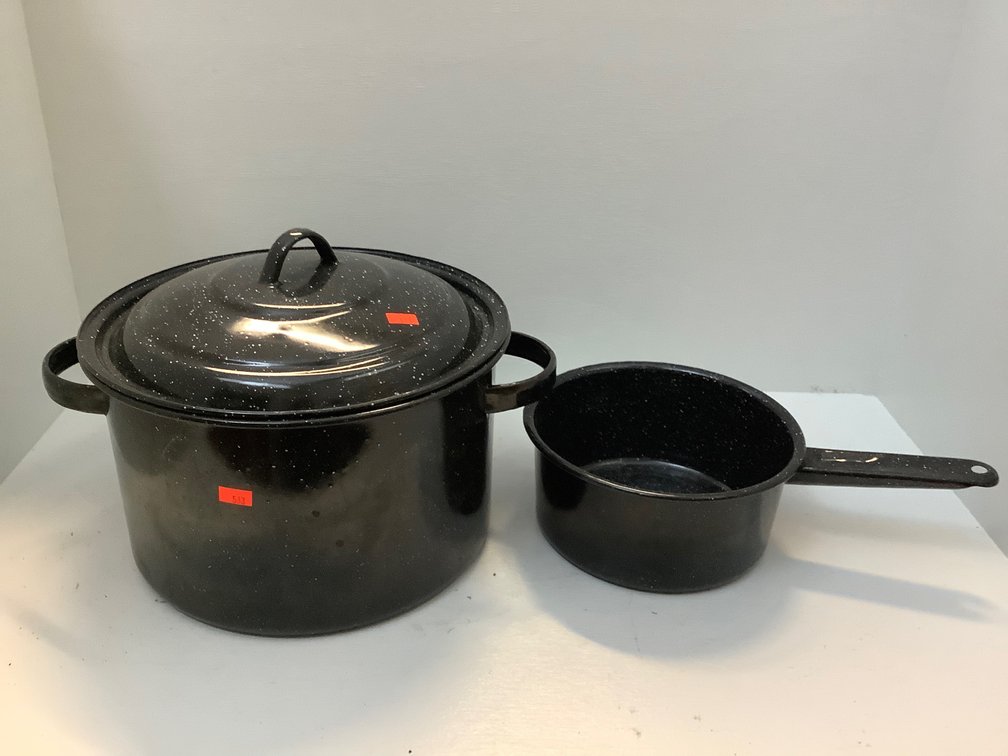 Enamel pot with cover, enamel pot