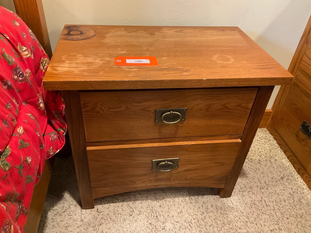 Pair of Broyhill 2 drawer nightstand 26x16x23”-Basement bedroom