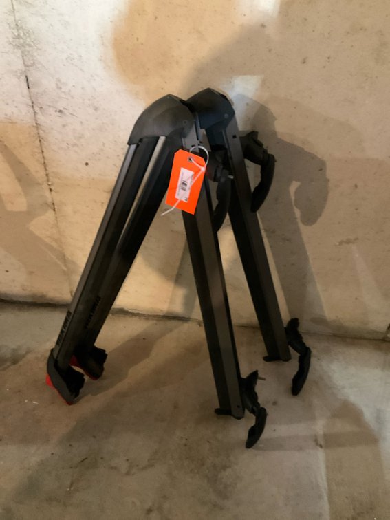 Yakima roof top ski carrier-Basement