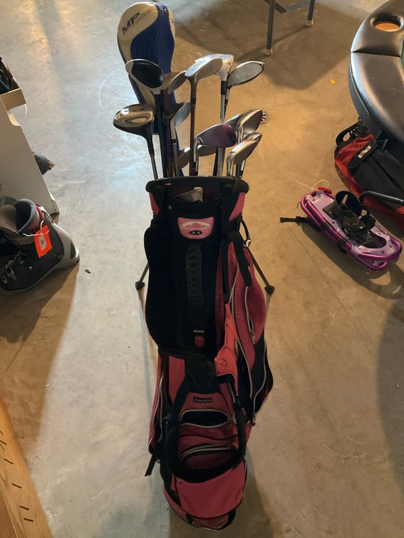 Right handed golf clubs with bag-Basement