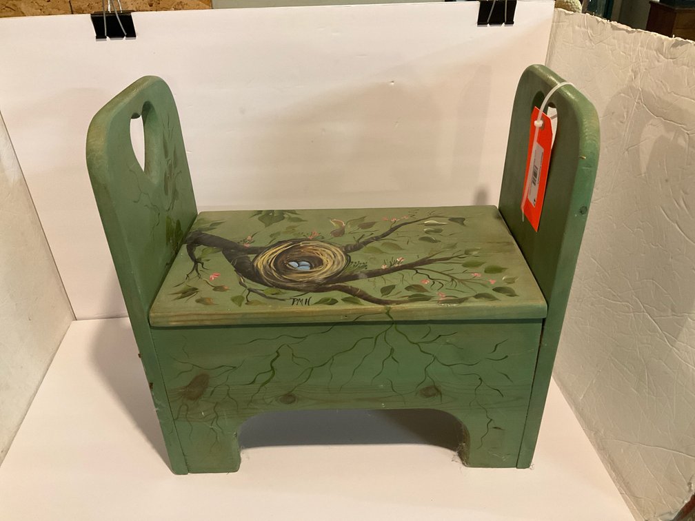 Wood bench with hinged top 18x9x10”-Basement