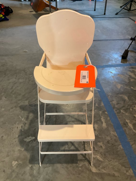 Metal doll high chair-Basement
