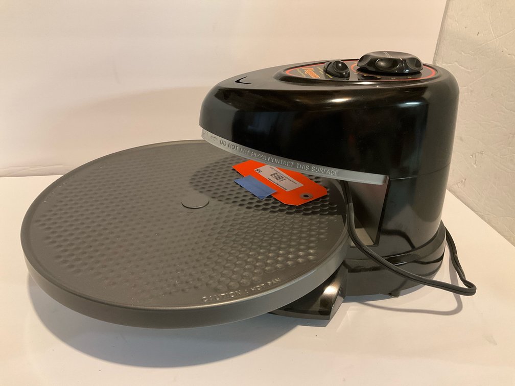 Presto Pizzazz pizza maker-Basement