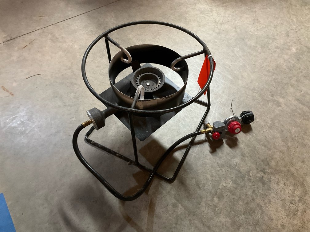 Portable outdoor propane cooking stand-Basement