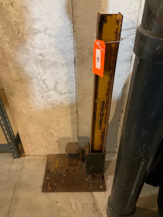 Steel hand wood splitter-Basement