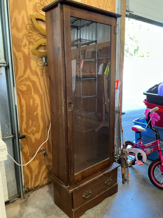 Single door gun cabinet for 6 guns 23x9x63”