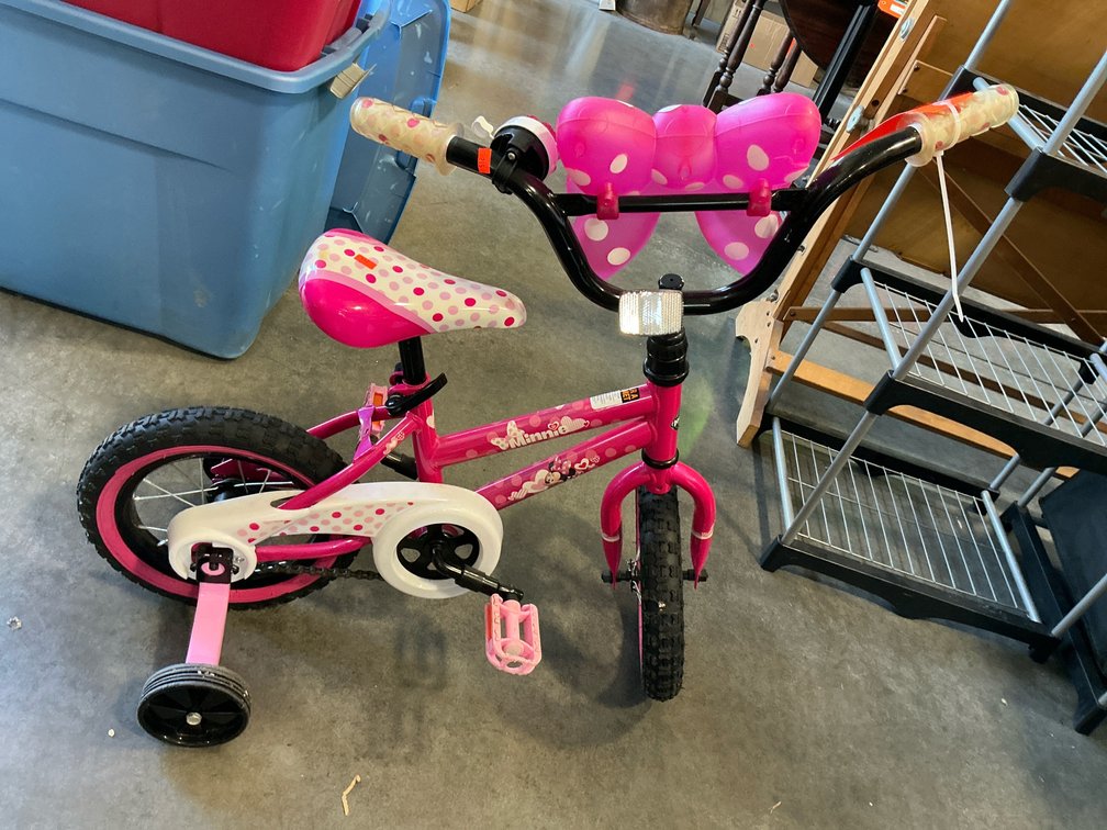 Huffy bicycle with training wheels