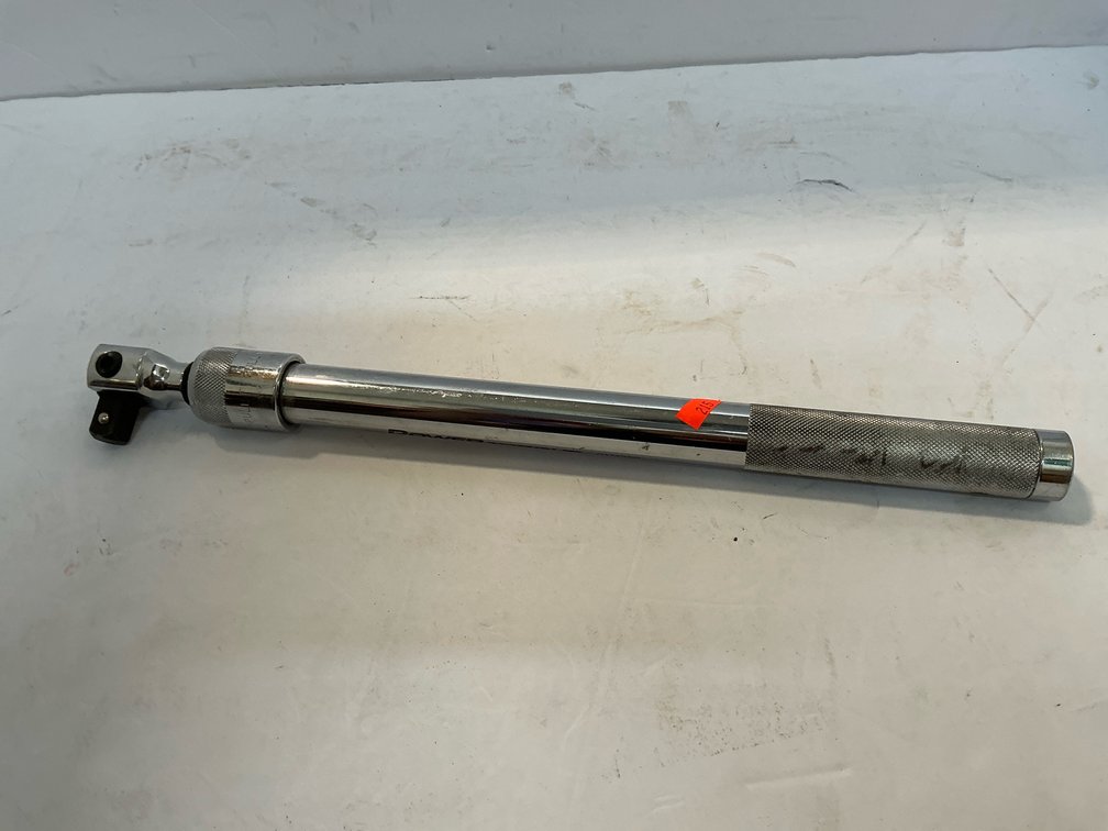 Extendable breaker bar