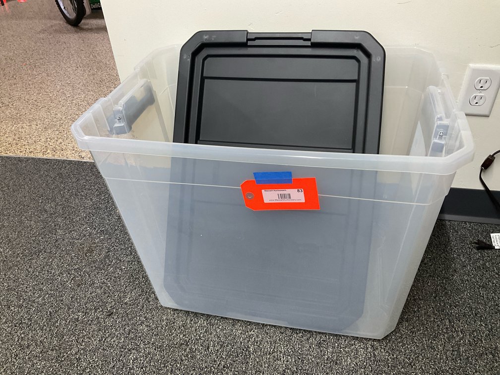 Large covered tote