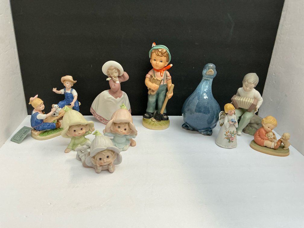Assorted figurines