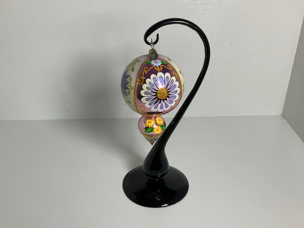 Decorator ornament & stand -Master bedroom