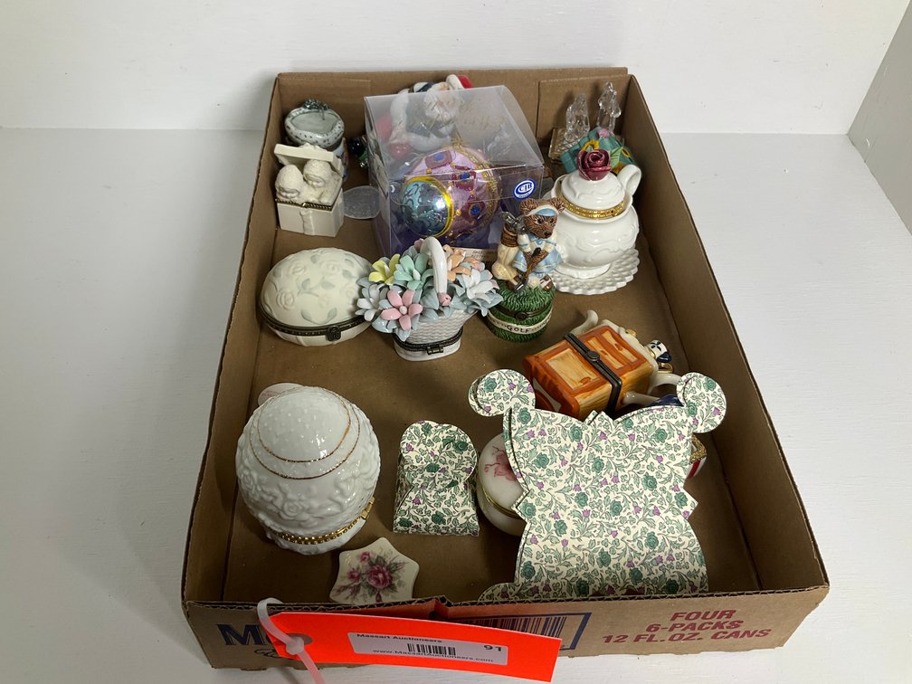 Covered eggs, decorators & assorted-Bedroom
