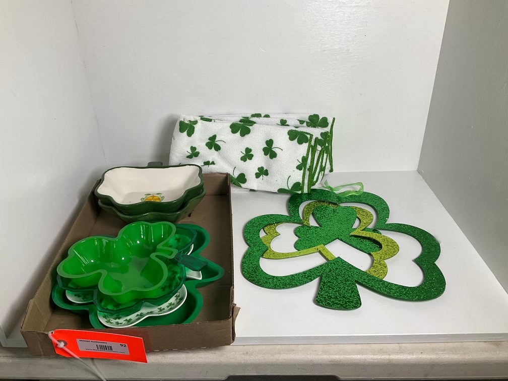St. Patricks related decorators-Bedroom
