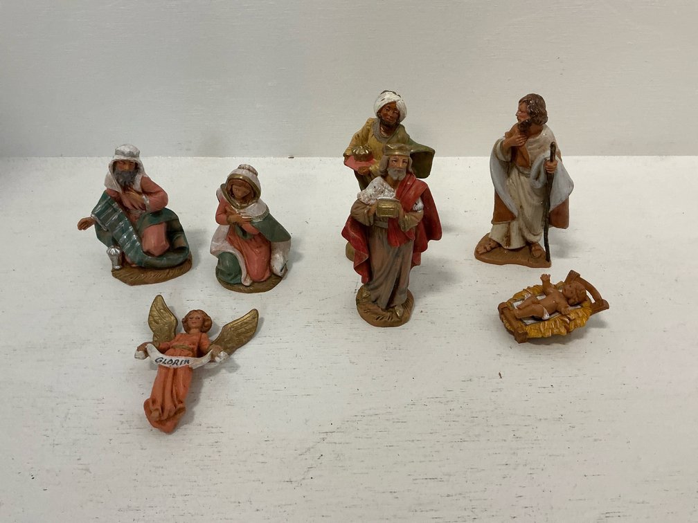 Grouping of nativity figurines