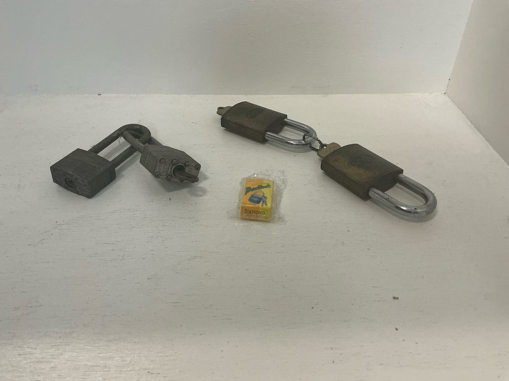 Assorted padlocks including BEST & Master Lock