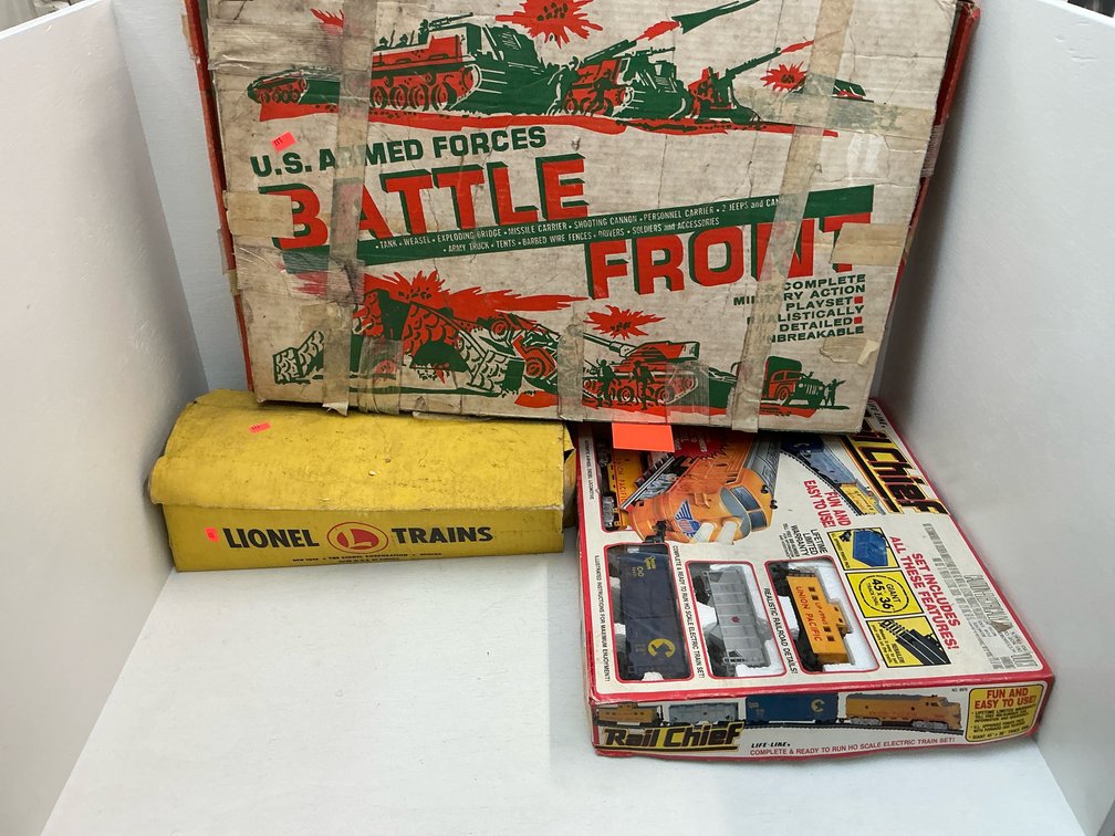 3 vintage toys with Life-Like train set & Lionel box
