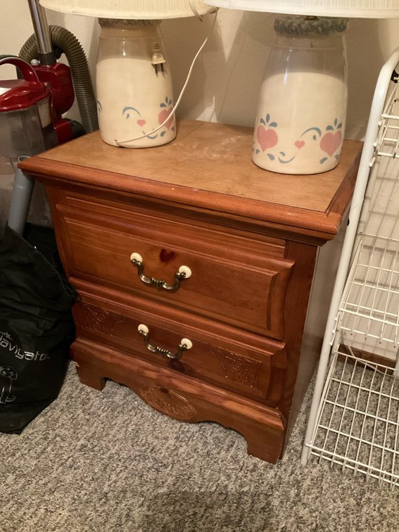 Pine 2-drawer nightstand with floral carvings