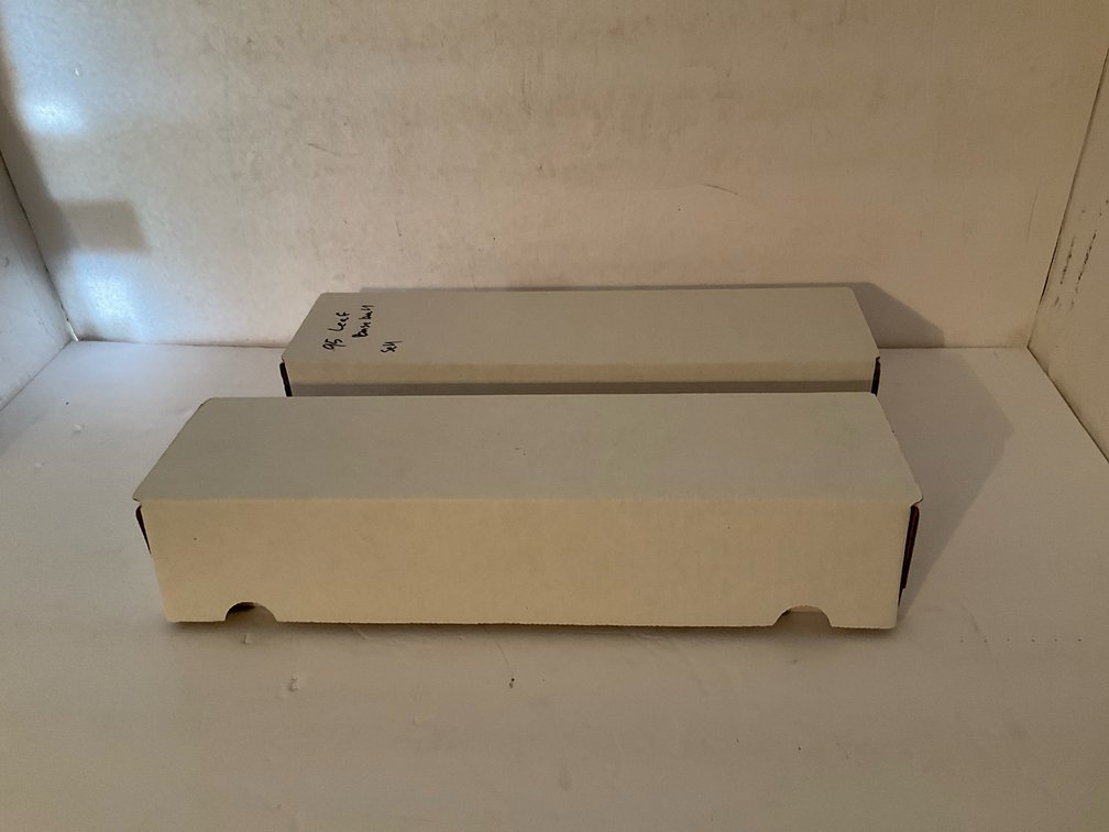 2 storage boxes of assorted baseball cards