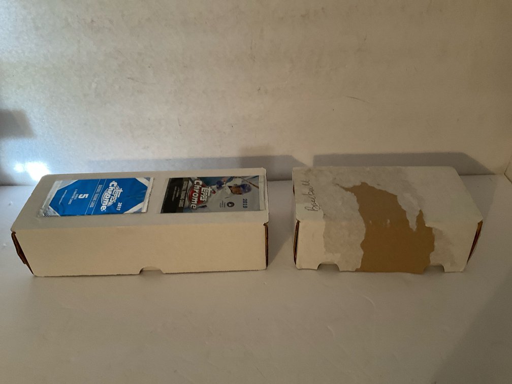 Assorted baseball trading cards & 2 storage boxes