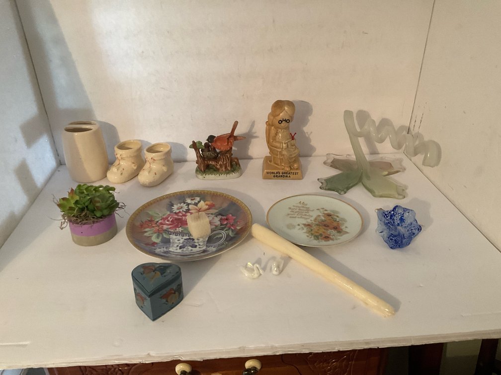 Assorted vintage ceramic figurines & decor