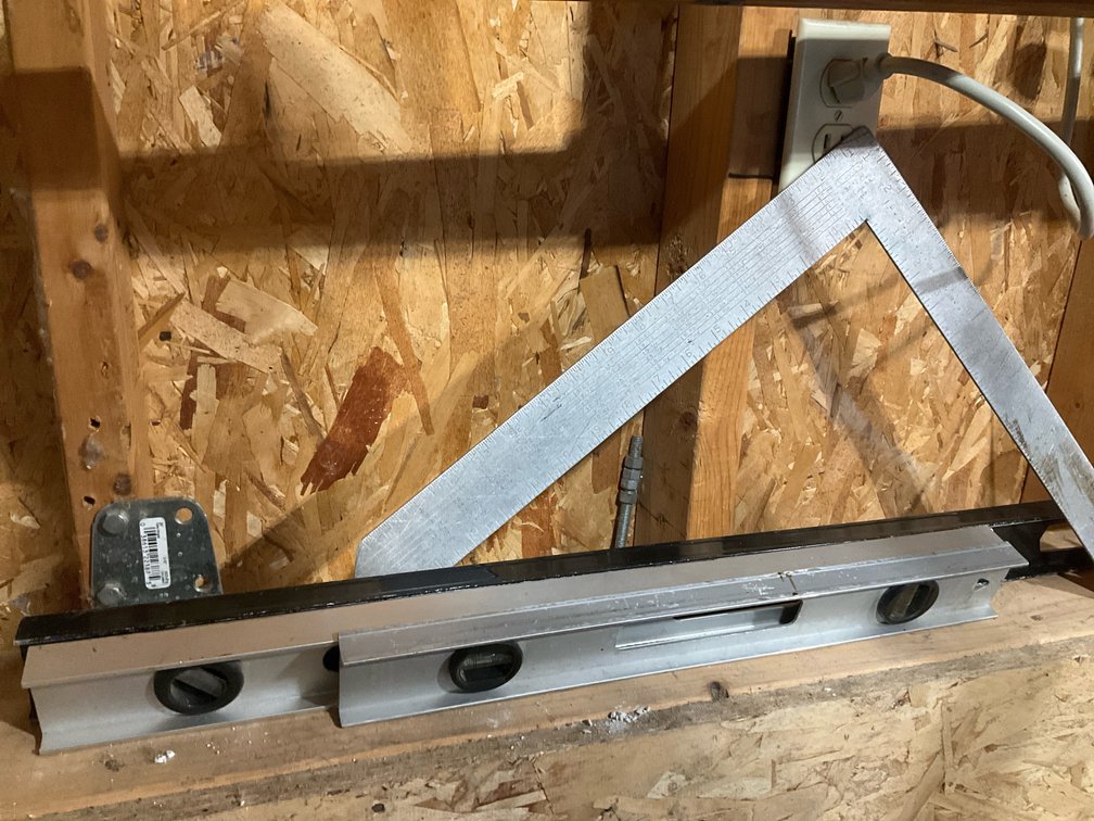 Metal framing square & aluminum spirit level