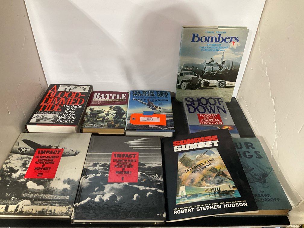Grouping of military & aviation history books