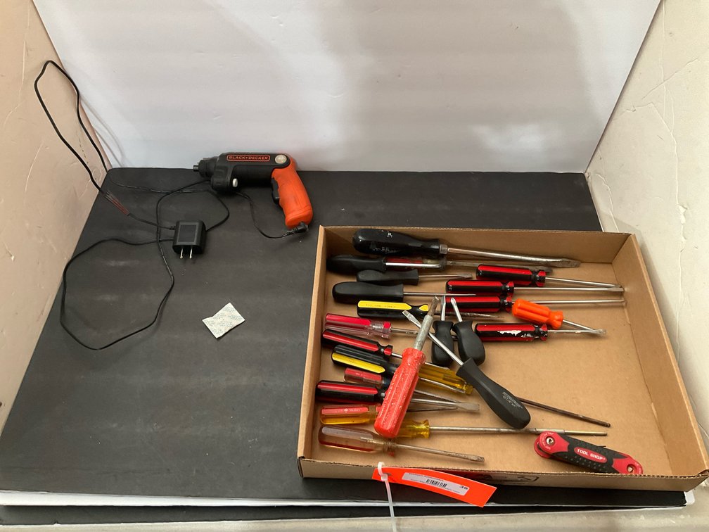 Cordless screwdriver & assorted screwdrivers